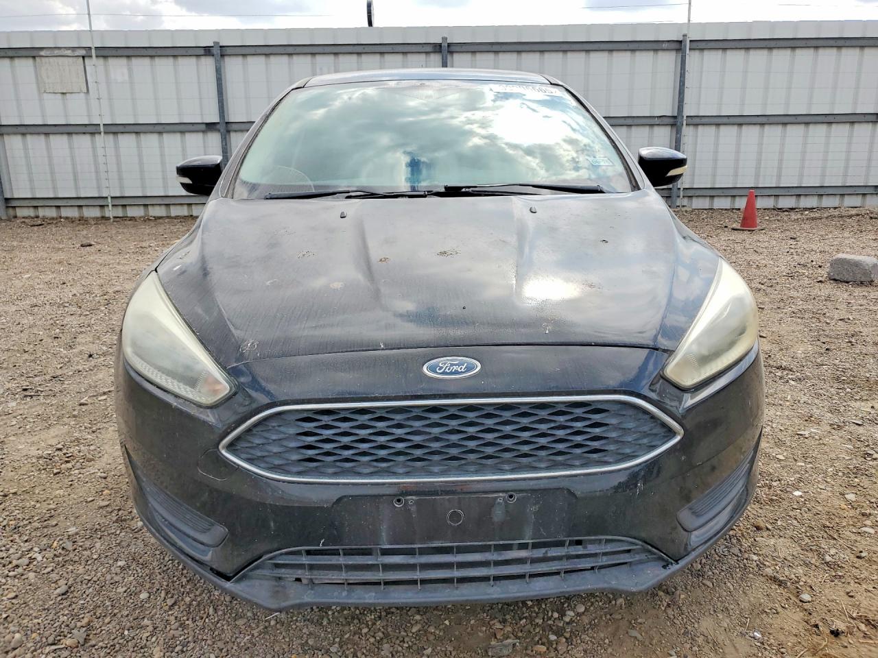 2017 FORD FOCUS SE photo 5