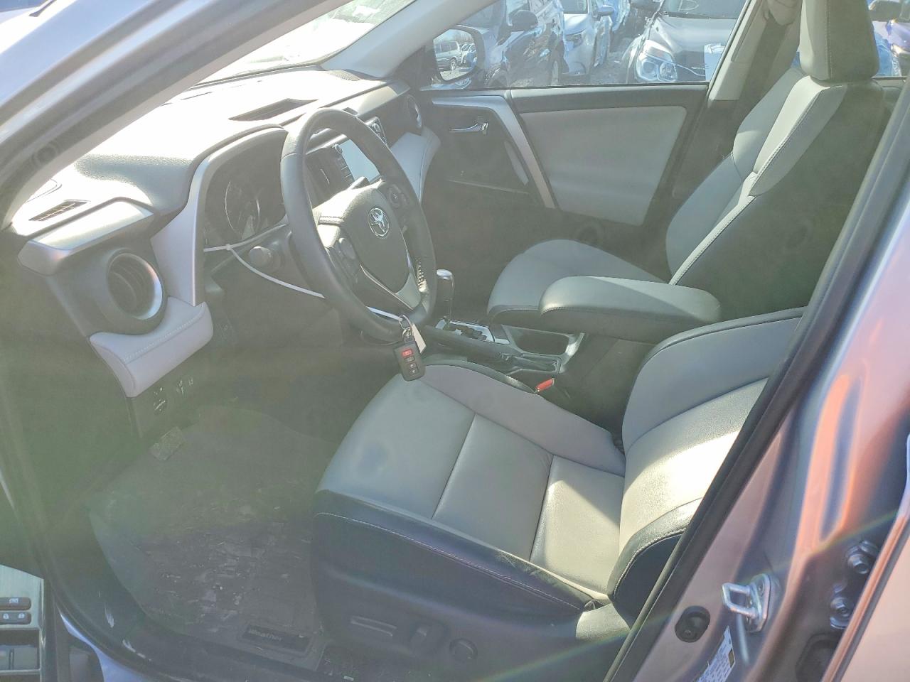 2017 TOYOTA RAV4 LIMITED photo 7