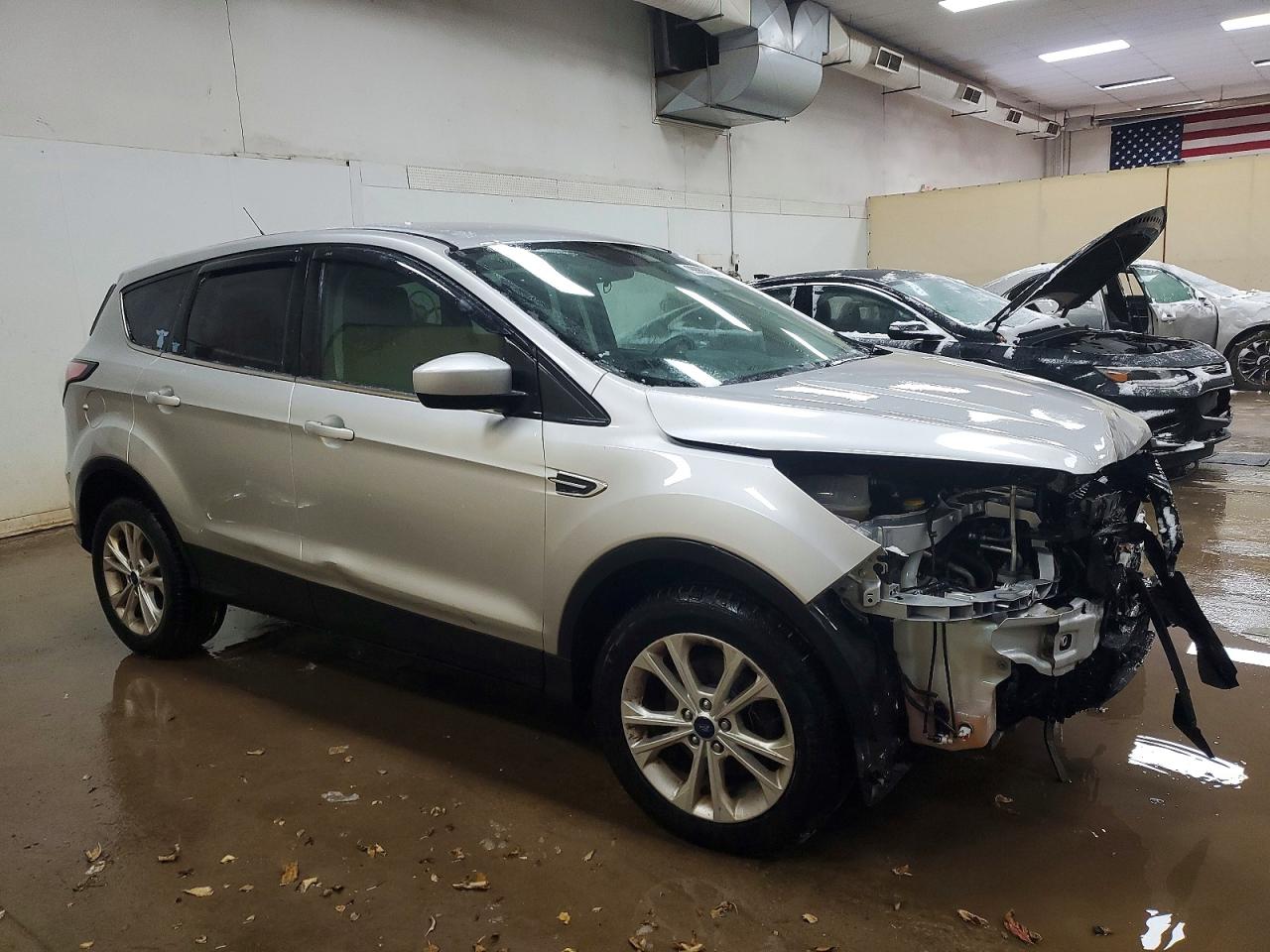 2017 FORD ESCAPE SE photo 4