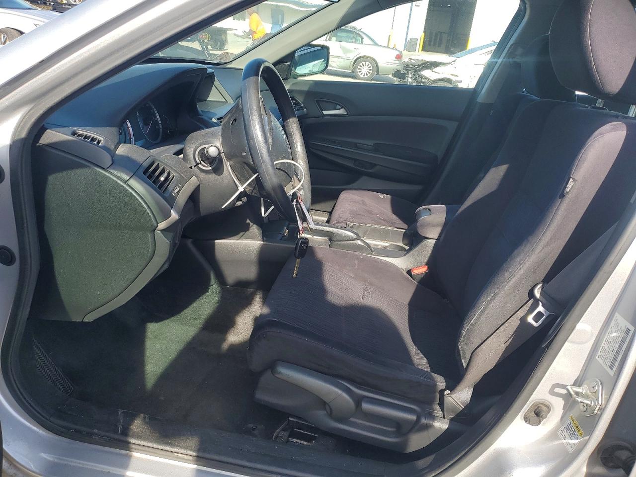 2011 HONDA ACCORD LX photo 7