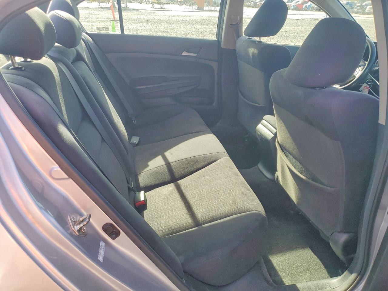 2011 HONDA ACCORD LX photo 10