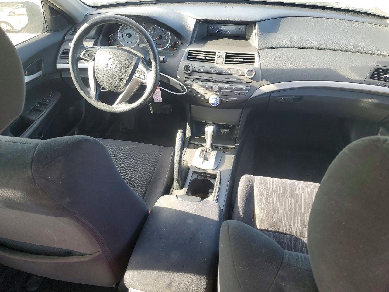 2011 HONDA ACCORD LX photo 8