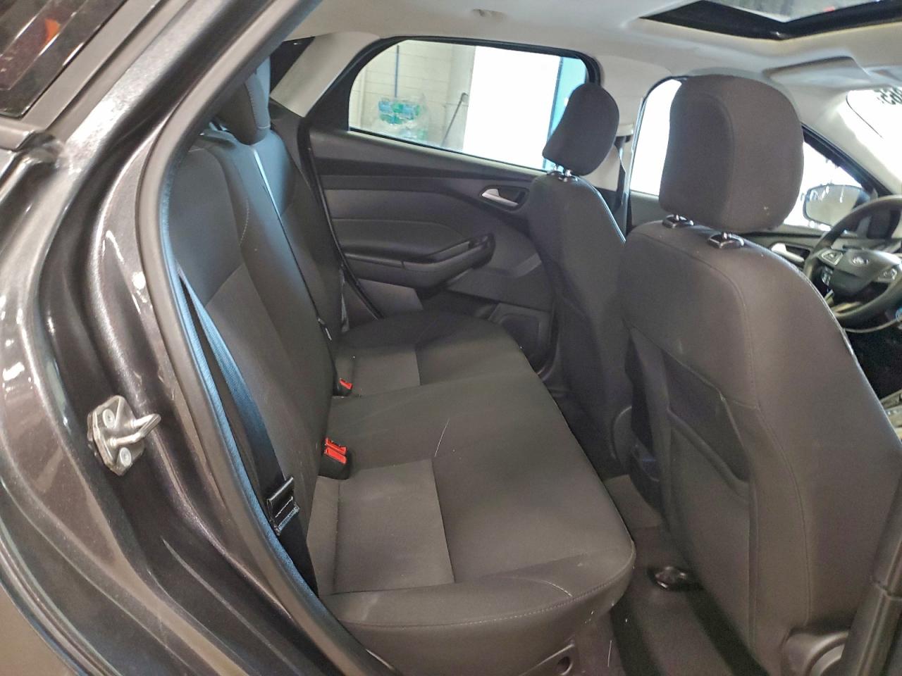 2017 FORD FOCUS SEL photo 19