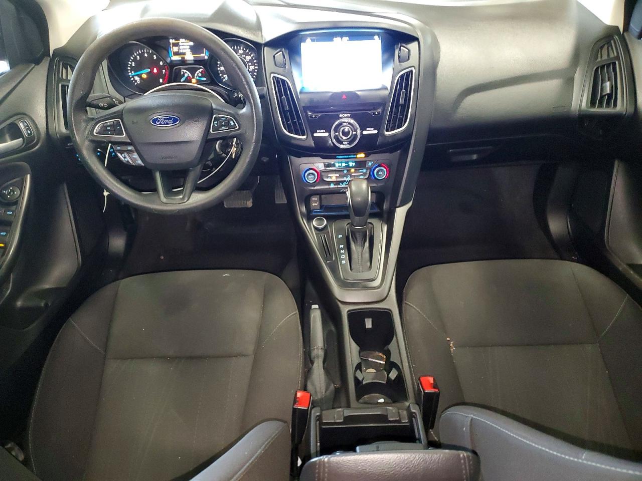 2017 FORD FOCUS SEL photo 15