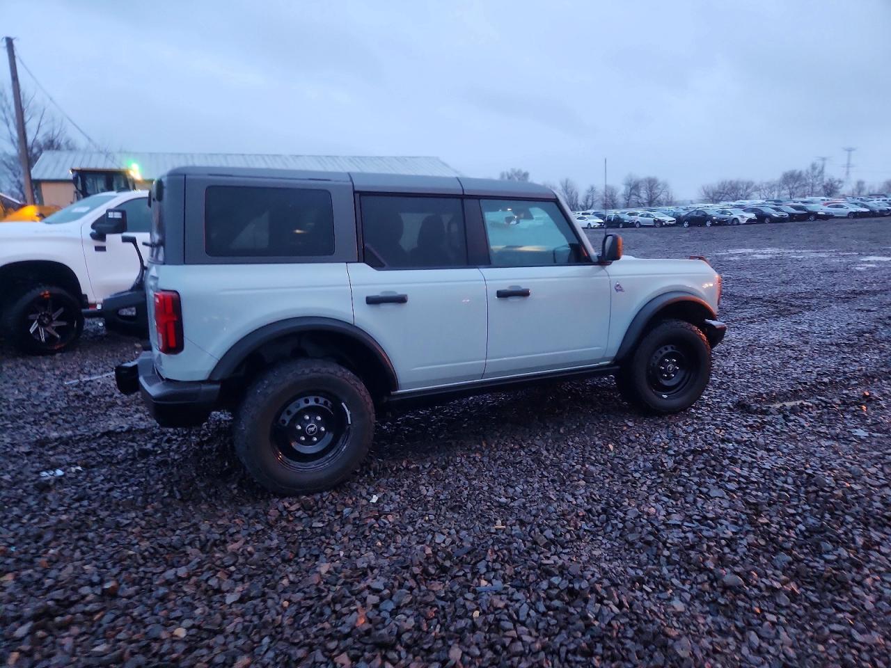 2023 FORD BRONCO BASE photo 3