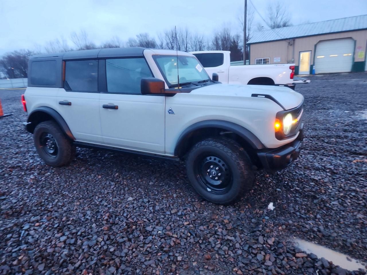 2023 FORD BRONCO BASE photo 4