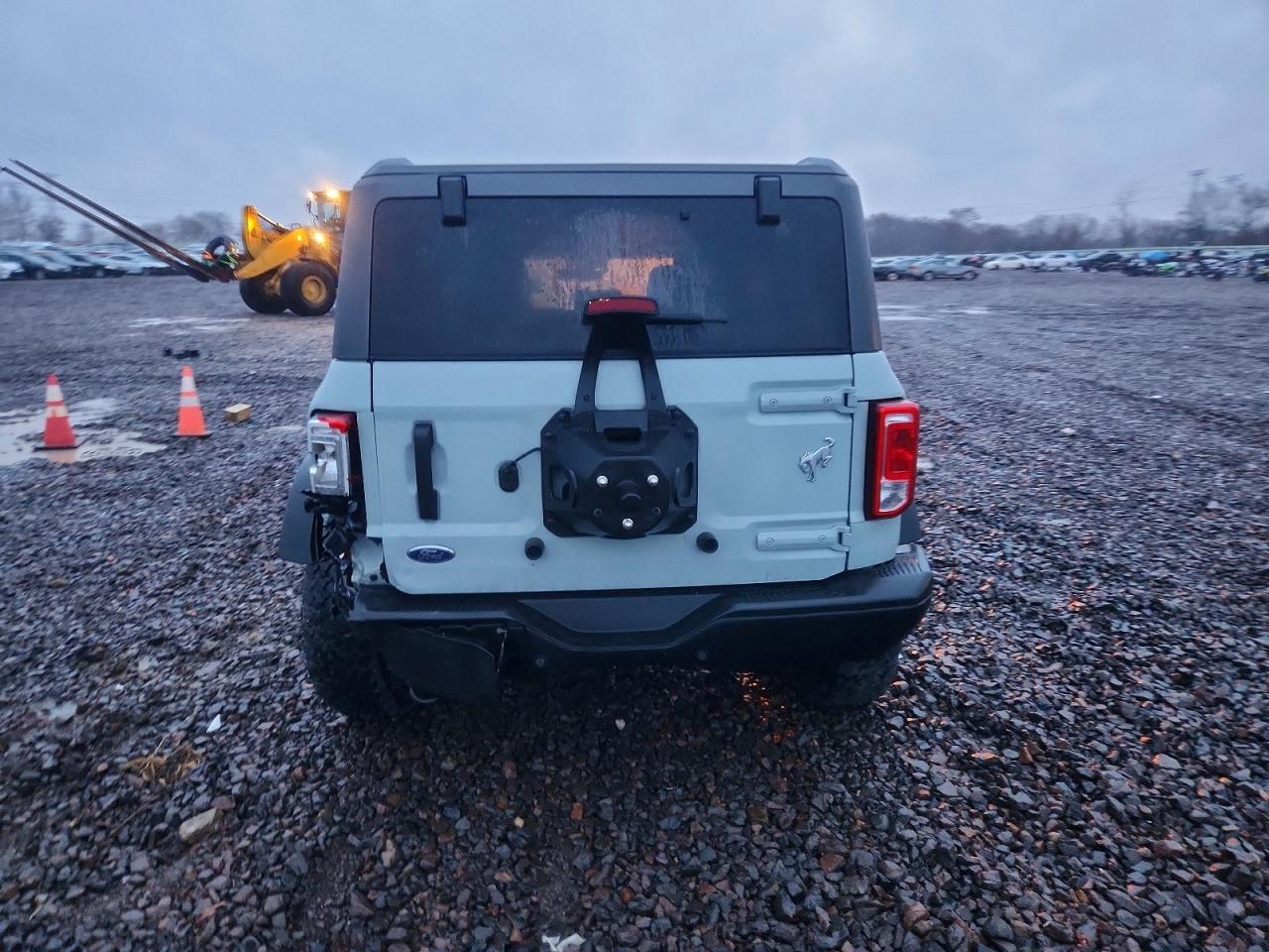 2023 FORD BRONCO BASE photo 6