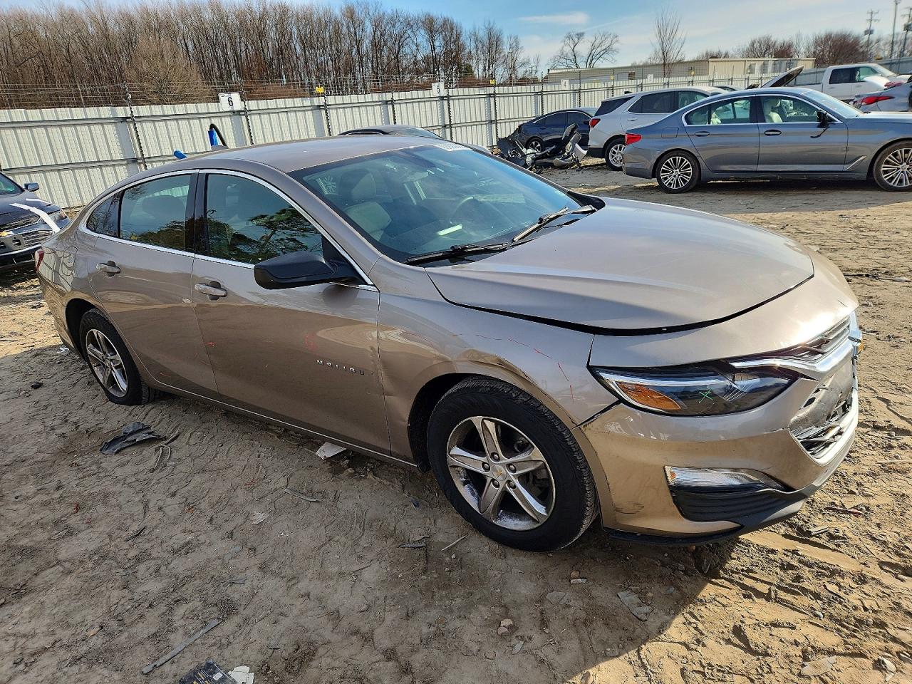 2022 CHEVROLET MALIBU LT photo 4