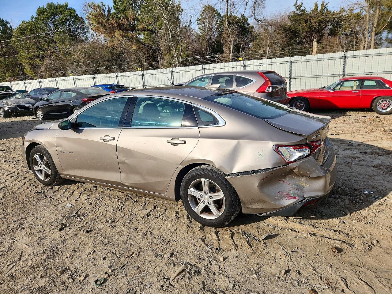 2022 CHEVROLET MALIBU LT photo 2