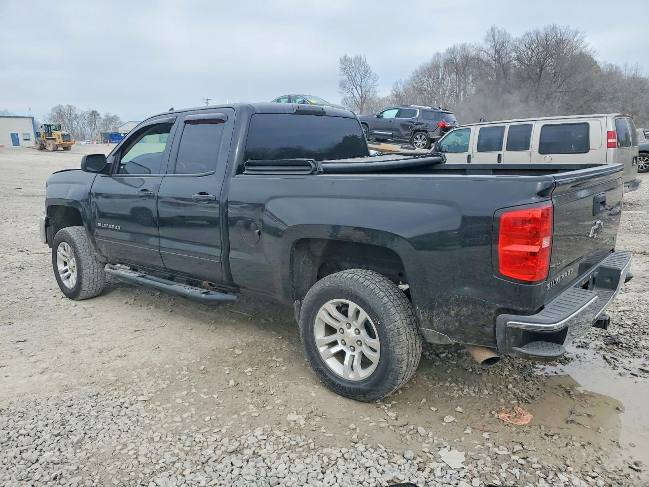 2015 CHEVROLET SILVERADO K1500 LT photo 2