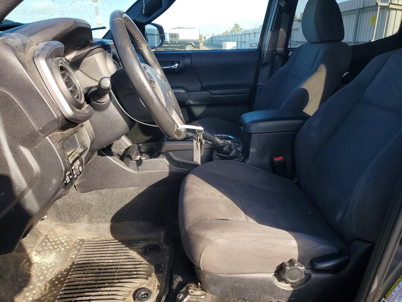 2017 TOYOTA TACOMA DOUBLE CAB photo 7