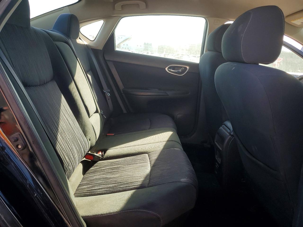 2019 NISSAN SENTRA S photo 10