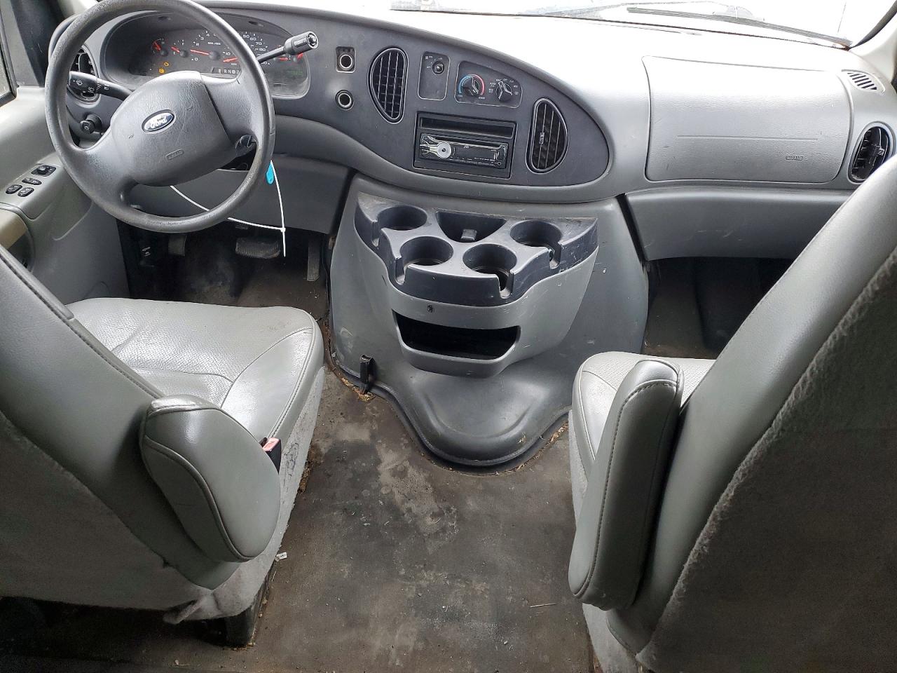 2006 FORD ECONOLINE E150 VAN photo 8