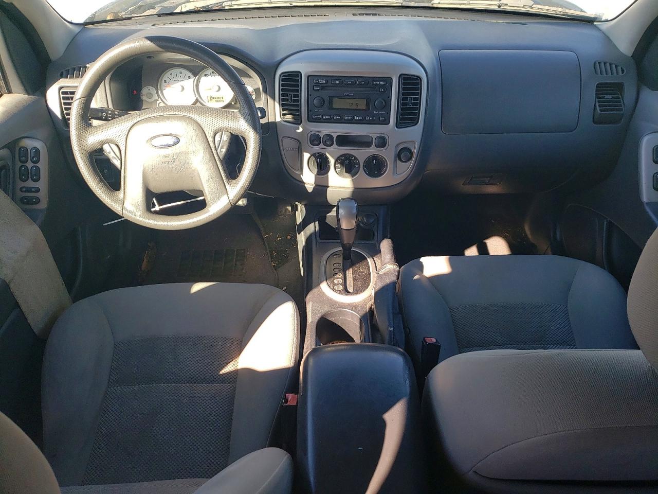 2005 FORD ESCAPE XLT photo 8