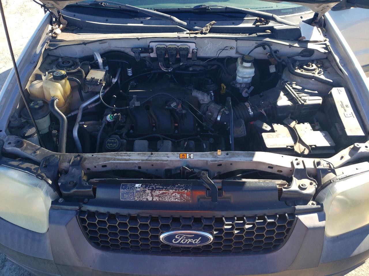 2005 FORD ESCAPE XLT photo 12
