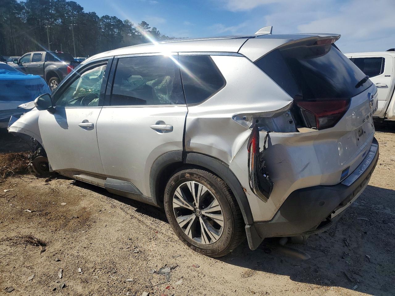 2021 NISSAN ROGUE SV photo 2