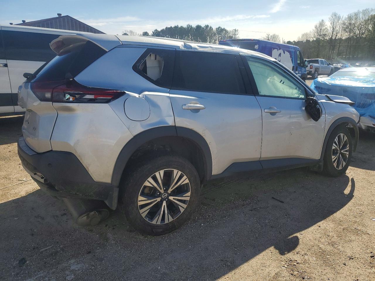 2021 NISSAN ROGUE SV photo 3