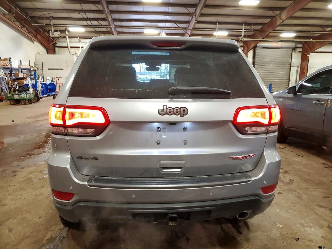 2019 JEEP GRAND CHEROKEE TRAILHAWK photo 6