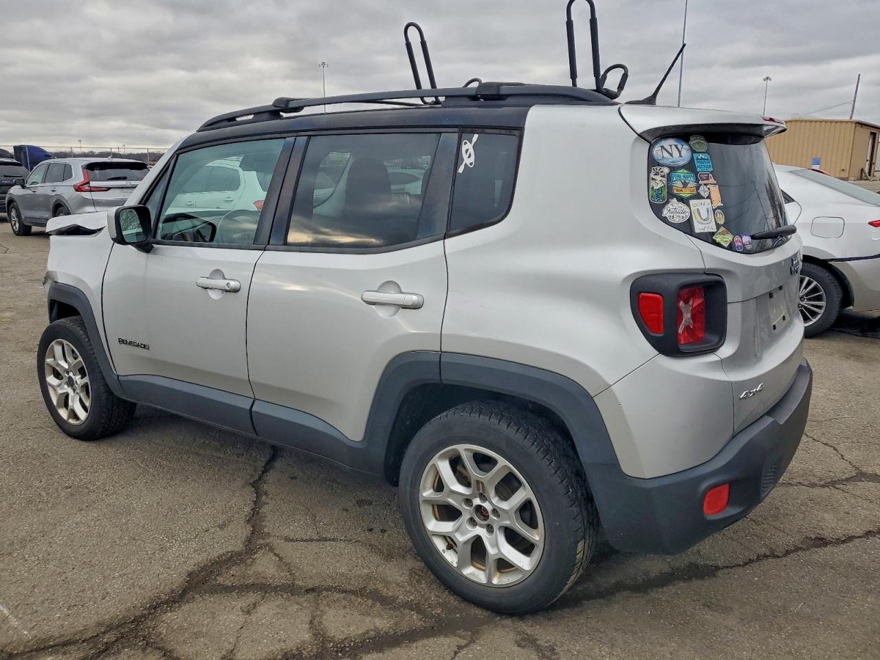 2015 JEEP RENEGADE LATITUDE photo 2
