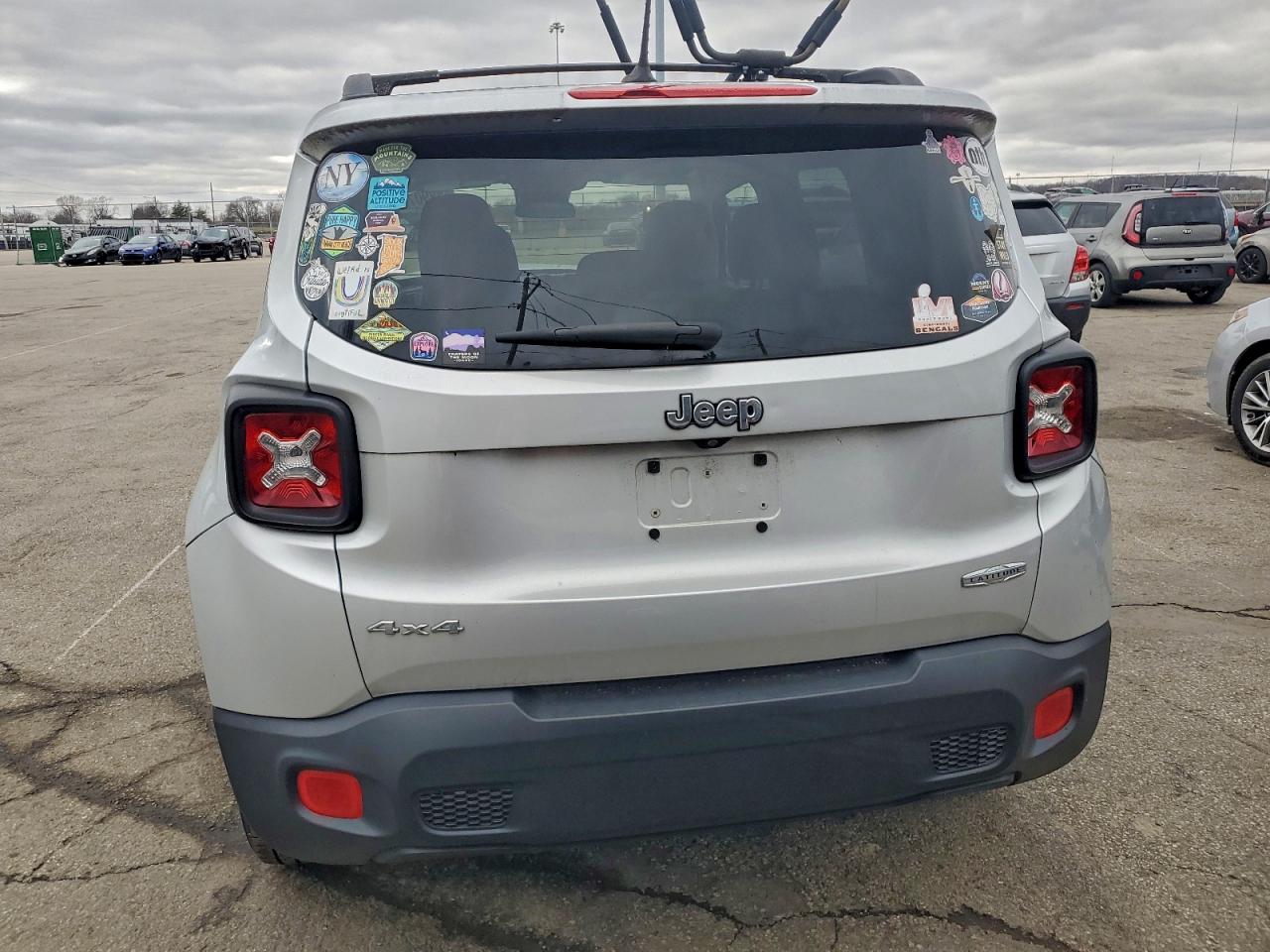 2015 JEEP RENEGADE LATITUDE photo 6