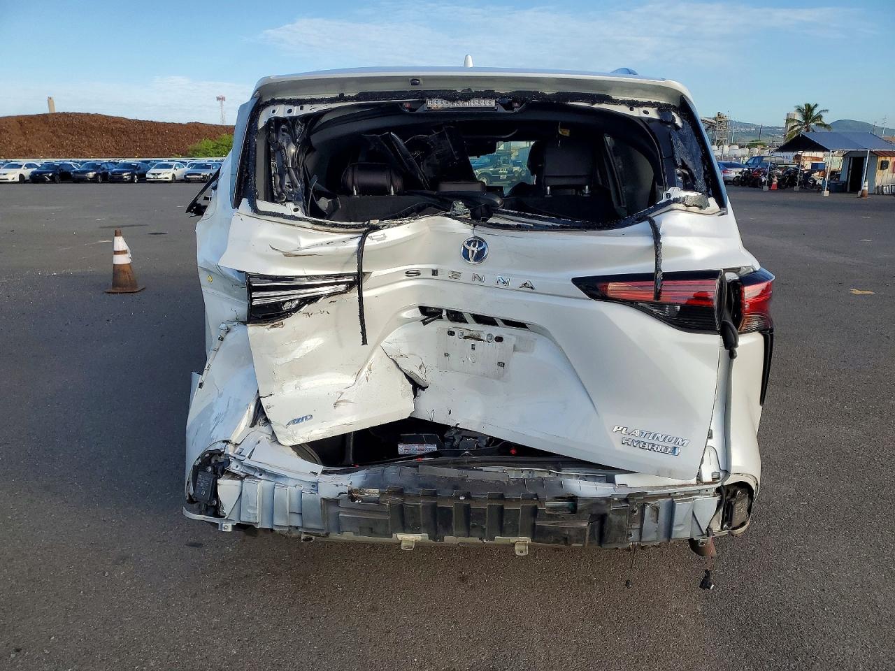 2022 TOYOTA SIENNA LIMITED photo 6