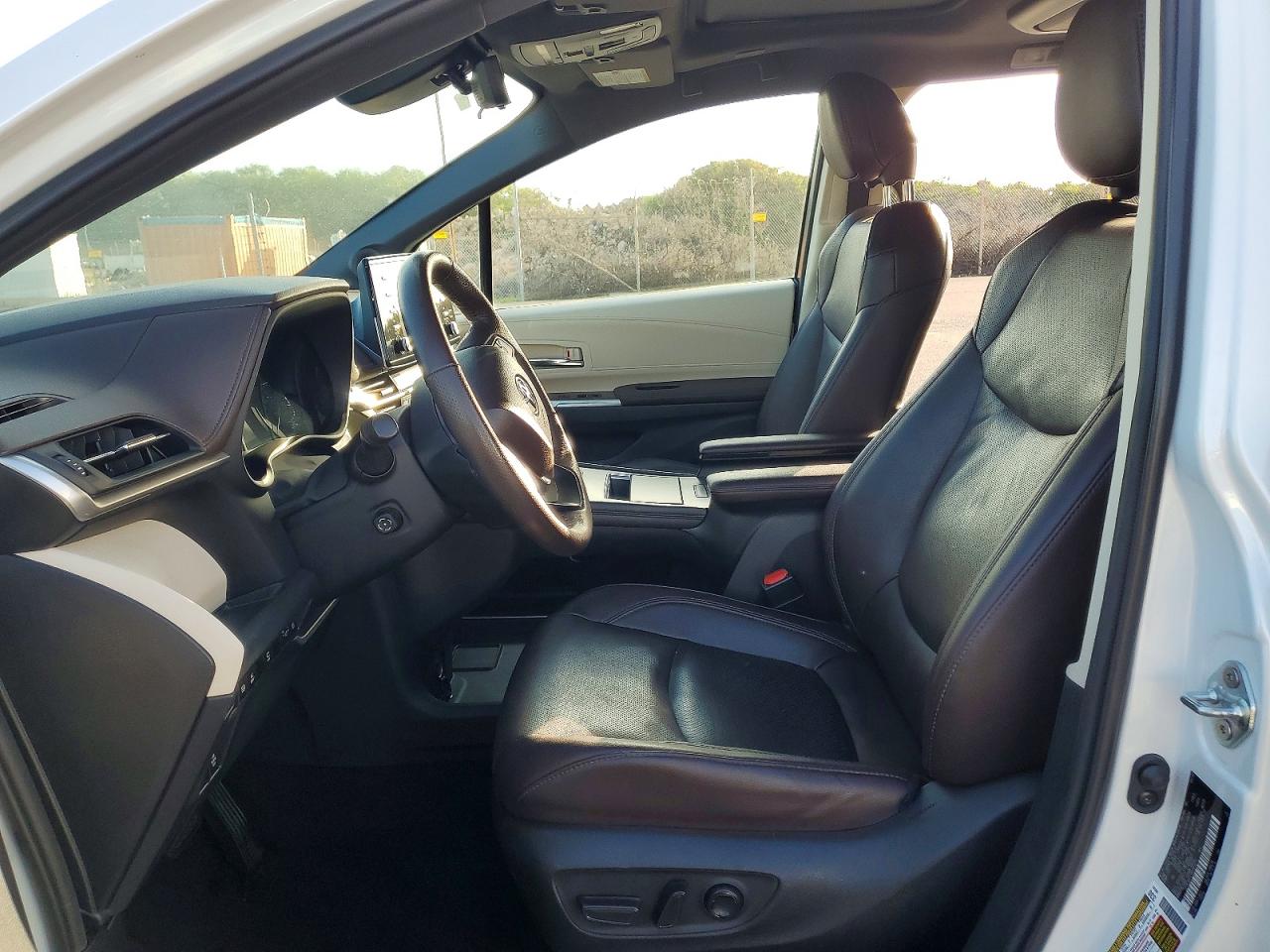 2022 TOYOTA SIENNA LIMITED photo 7