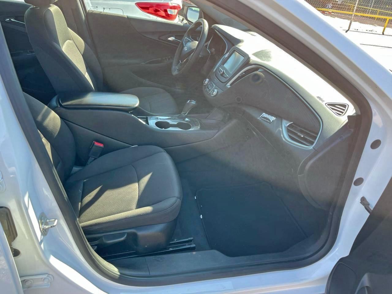 2018 CHEVROLET MALIBU LS photo 5