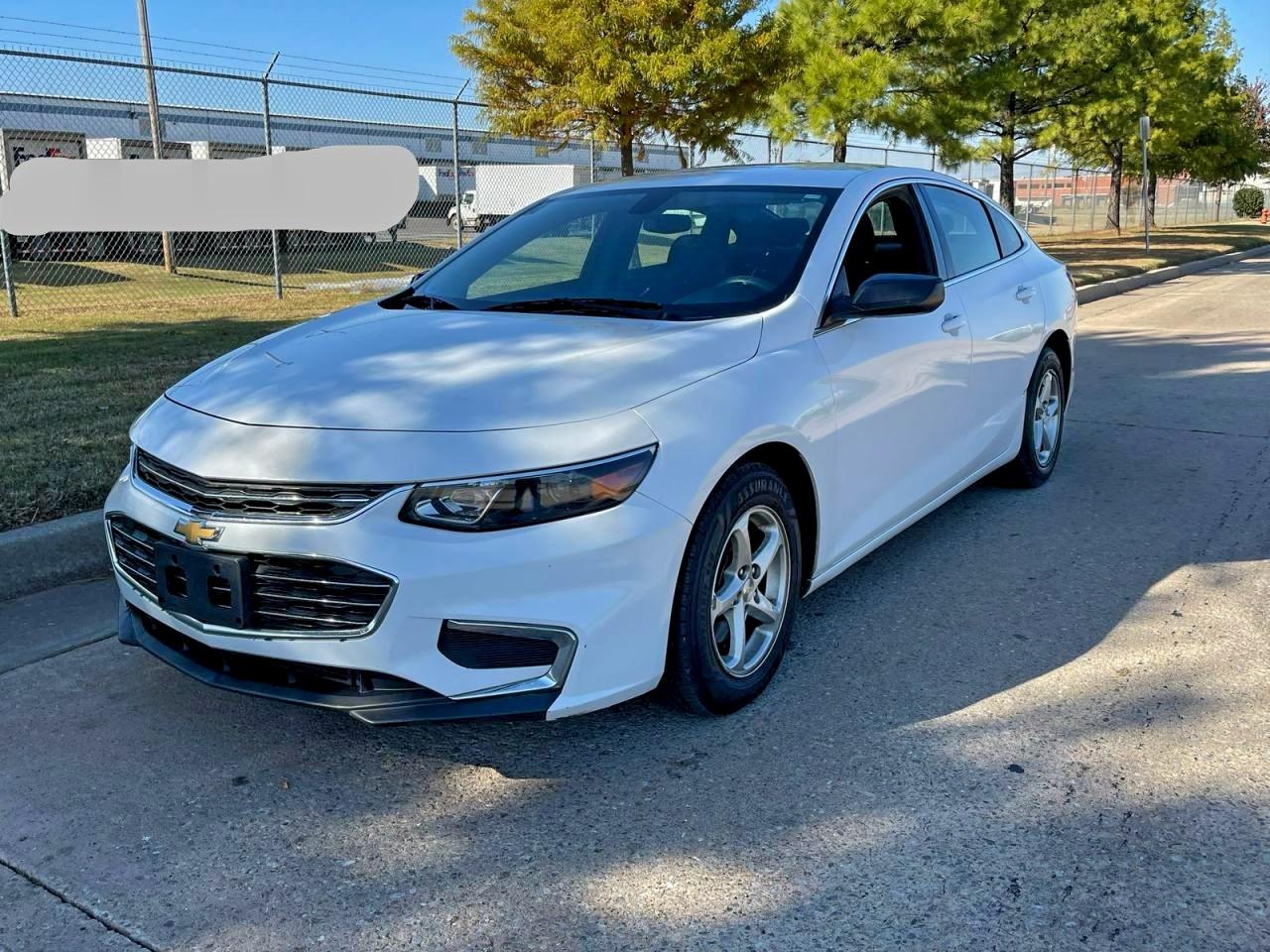 2018 CHEVROLET MALIBU LS photo 2