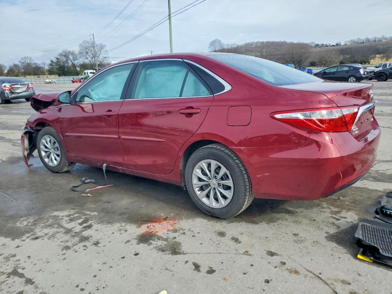 2017 TOYOTA CAMRY LE photo 2
