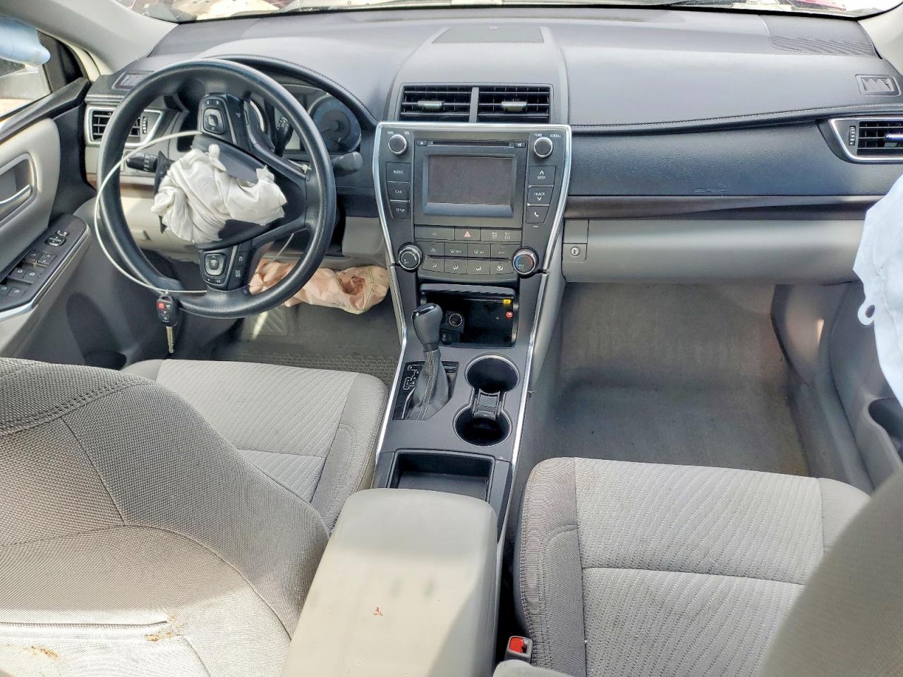 2017 TOYOTA CAMRY LE photo 8