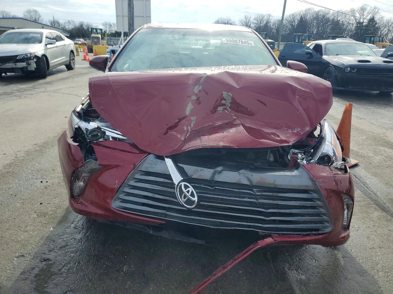 2017 TOYOTA CAMRY LE photo 5