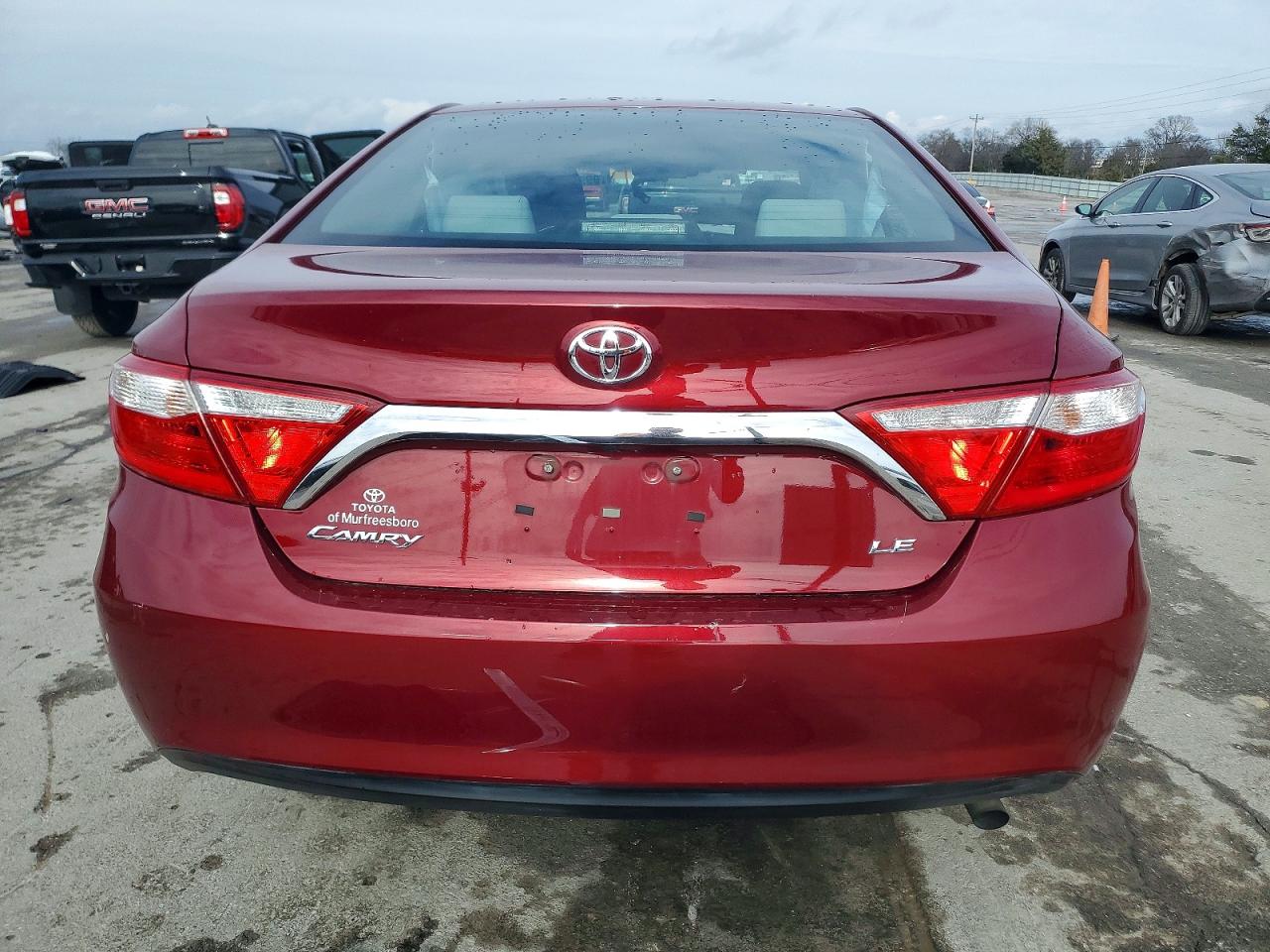 2017 TOYOTA CAMRY LE photo 6