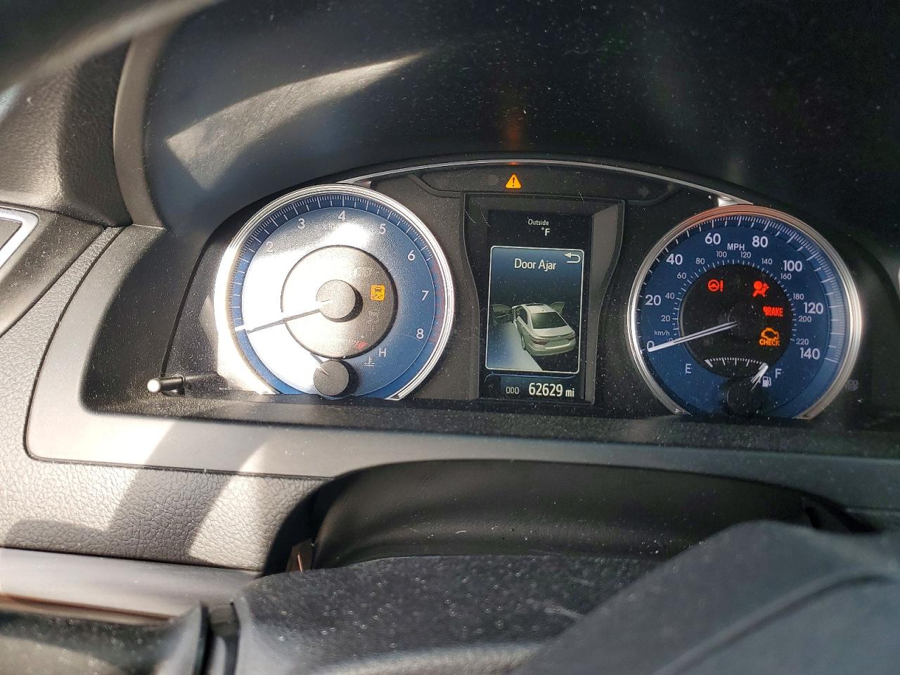 2017 TOYOTA CAMRY LE photo 9