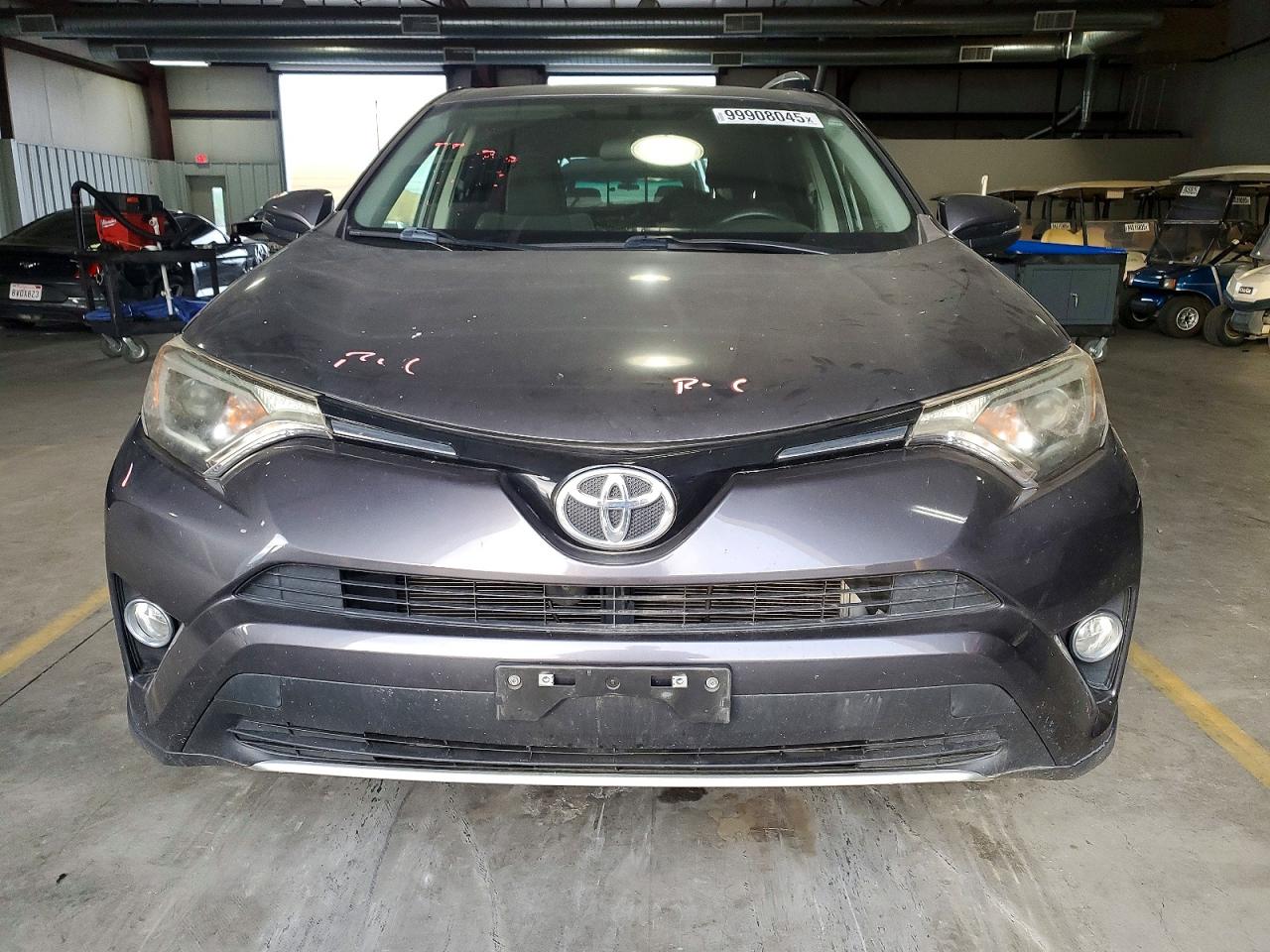 2016 TOYOTA RAV4 XLE photo 5