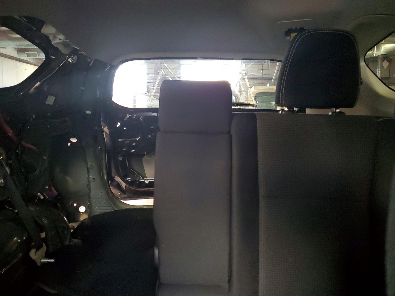 2016 TOYOTA RAV4 XLE photo 10