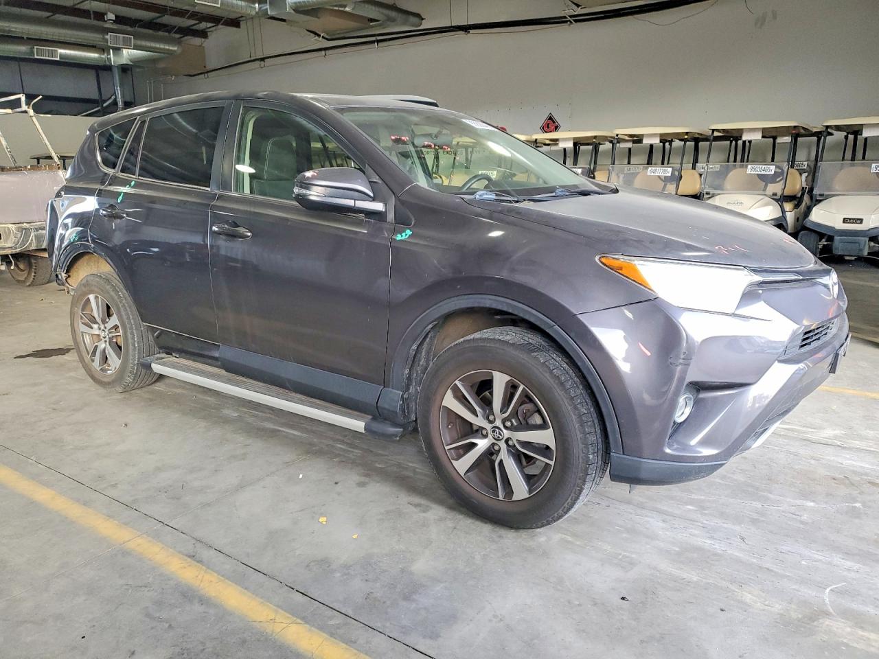 2016 TOYOTA RAV4 XLE photo 4