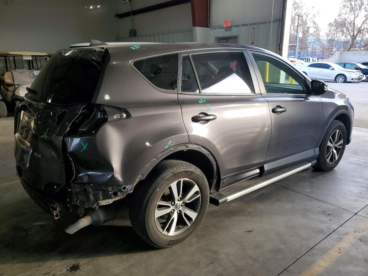 2016 TOYOTA RAV4 XLE photo 3