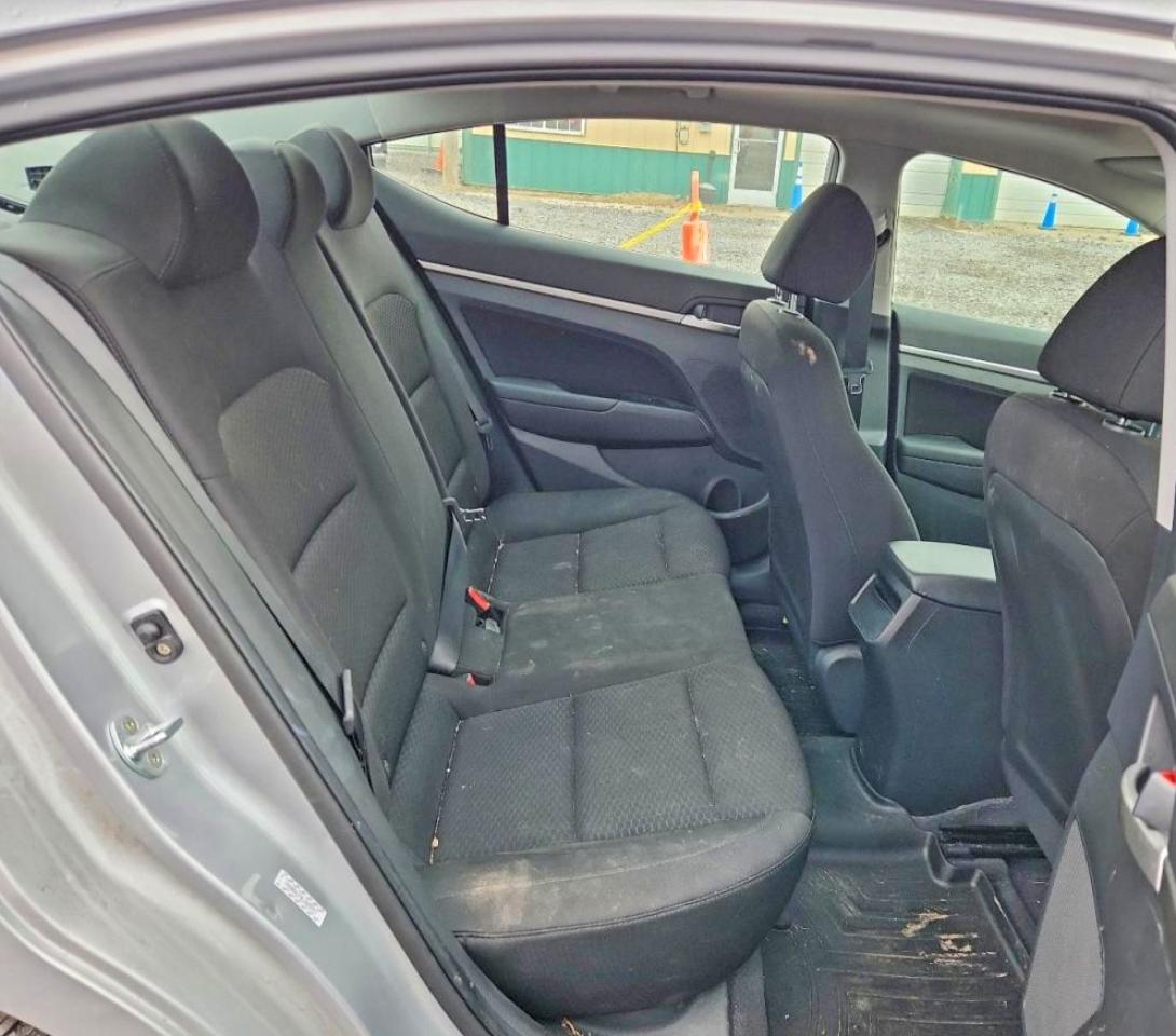 2020 HYUNDAI ELANTRA SEL photo 10