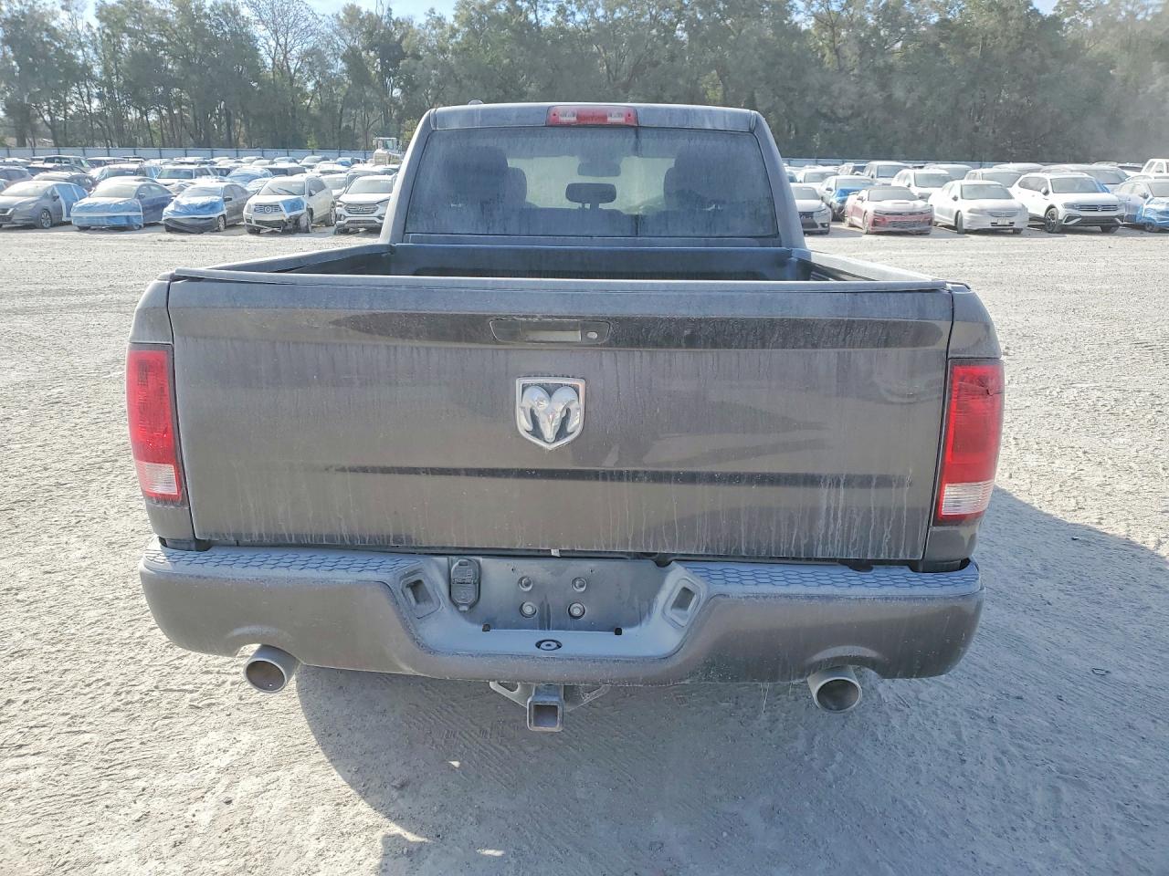 2015 RAM 1500 ST photo 16