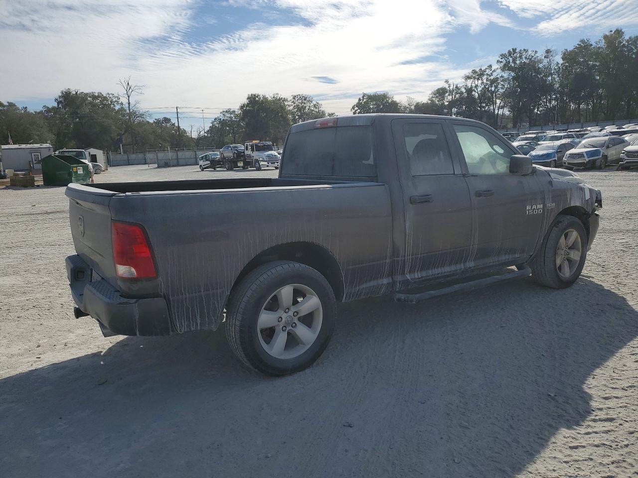 2015 RAM 1500 ST photo 7