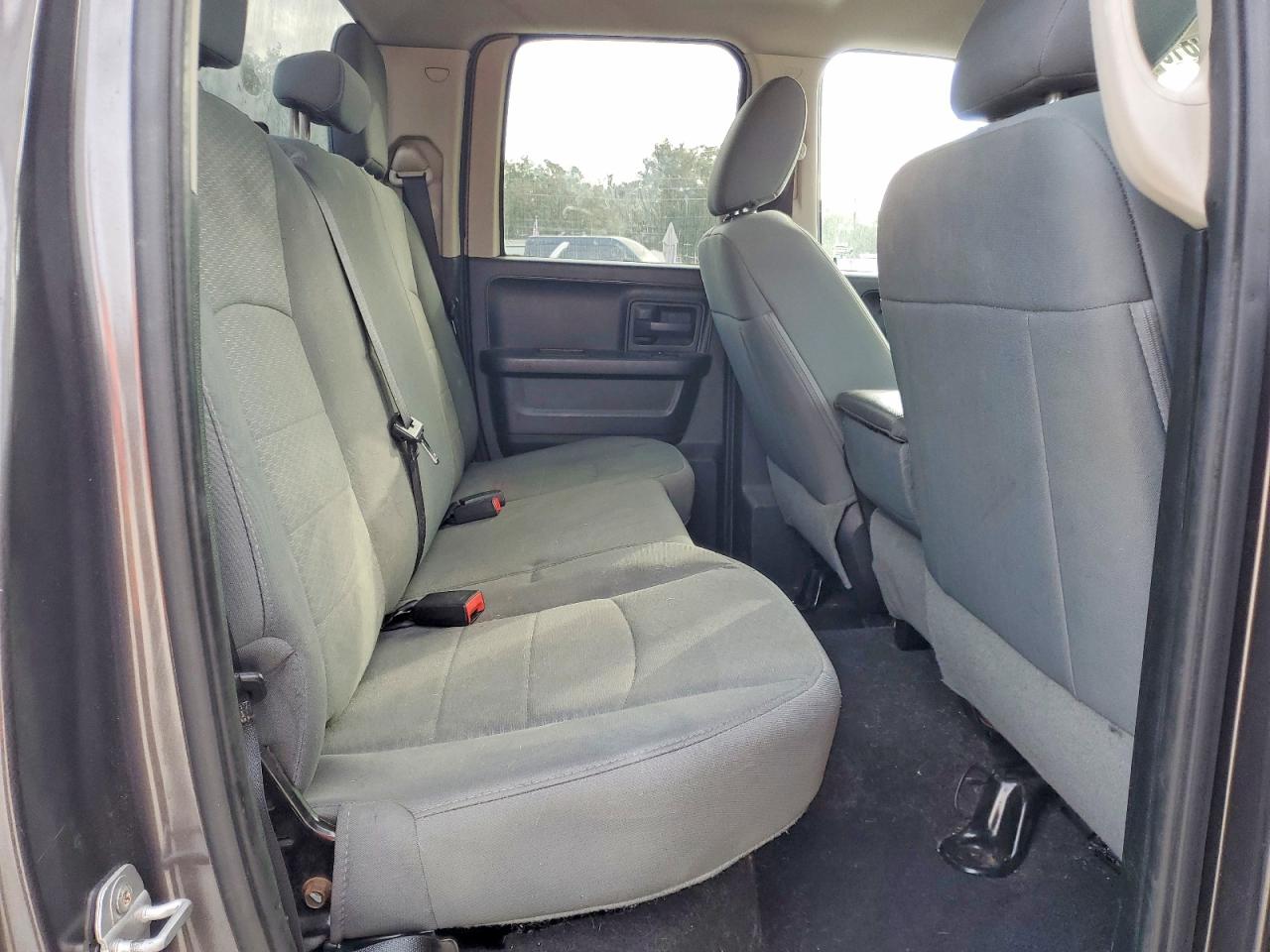 2015 RAM 1500 ST photo 28
