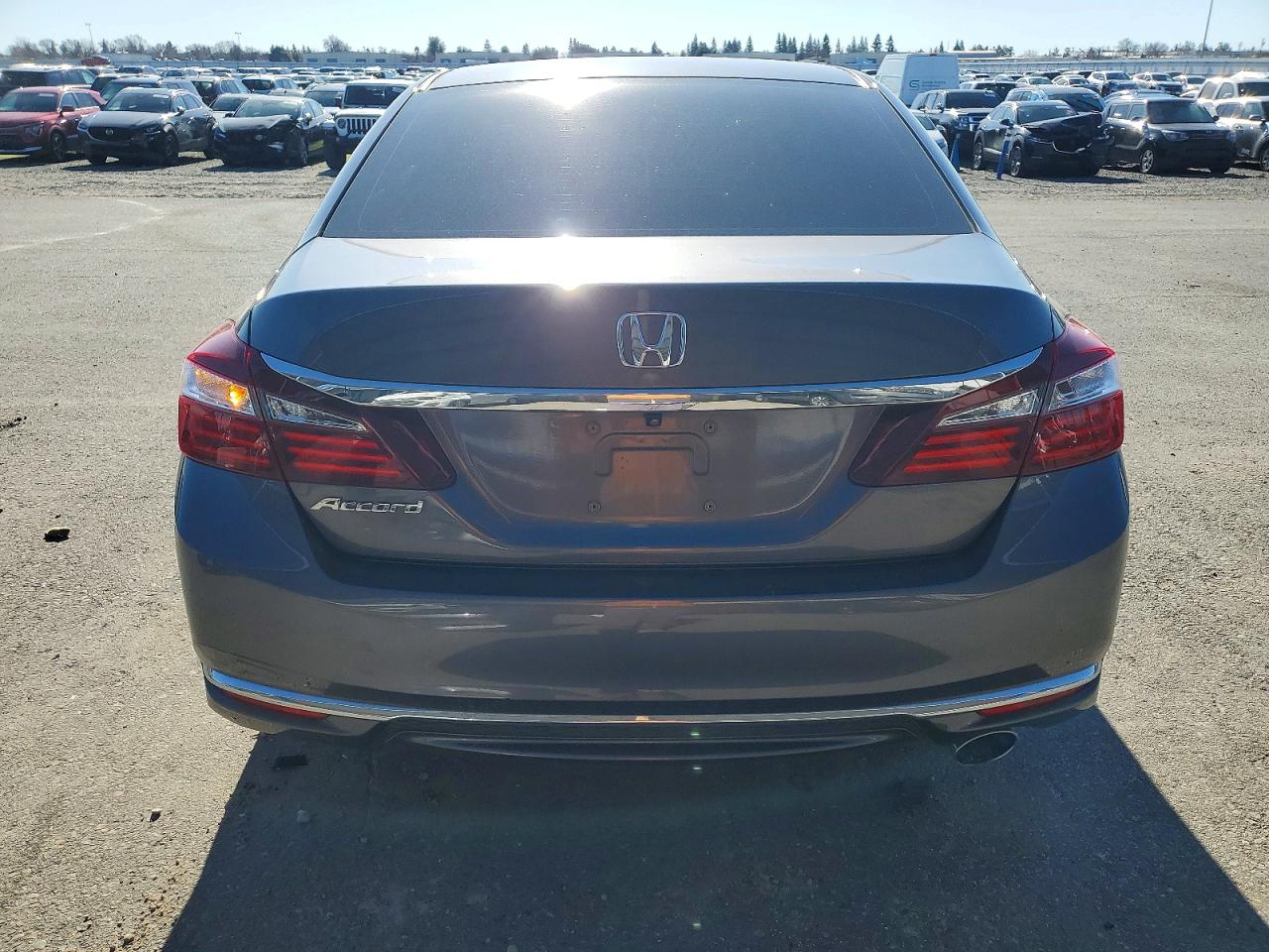 2016 HONDA ACCORD LX photo 6