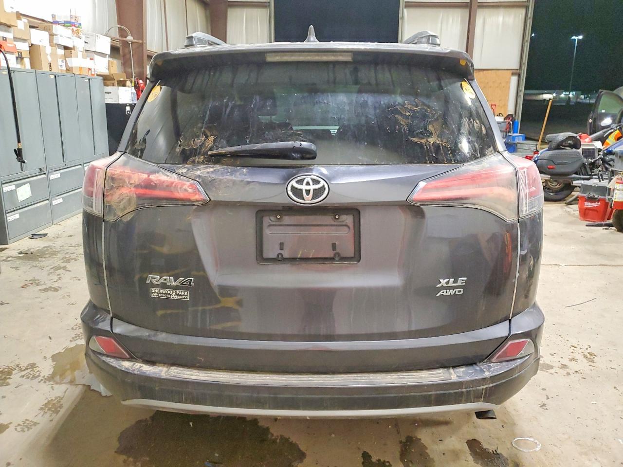 2017 TOYOTA RAV4 XLE photo 6