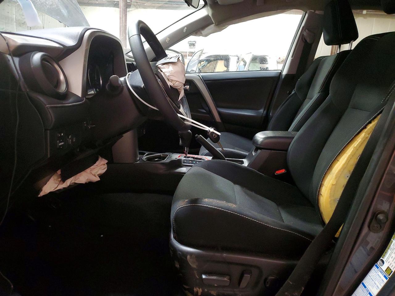 2017 TOYOTA RAV4 XLE photo 7
