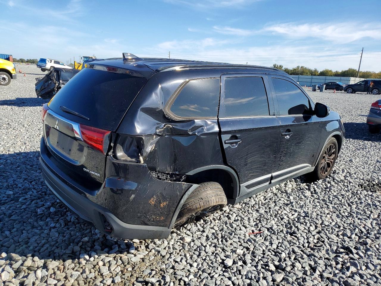 2018 MITSUBISHI OUTLANDER SE photo 3