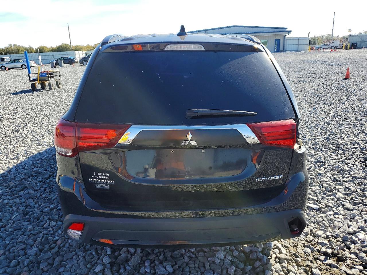 2018 MITSUBISHI OUTLANDER SE photo 6