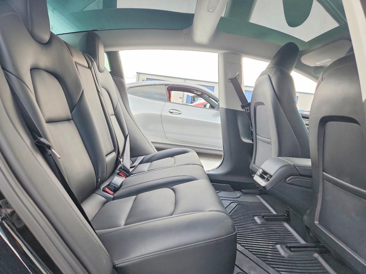 2023 TESLA MODEL 3 photo 10