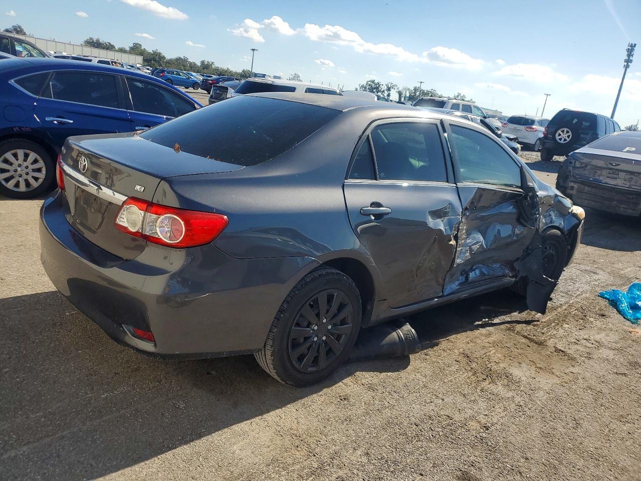 2013 TOYOTA COROLLA BASE photo 3