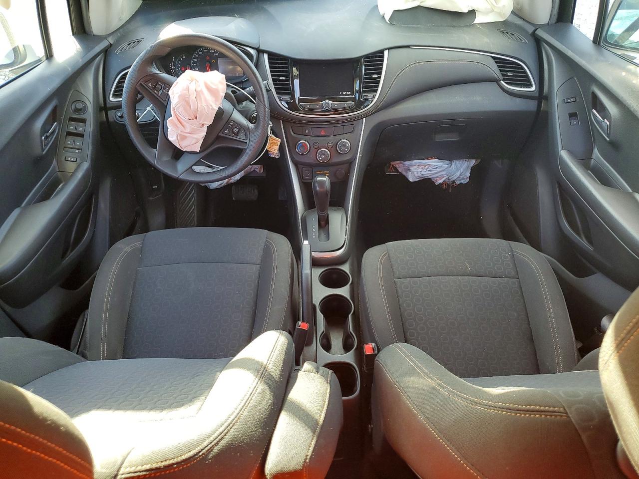 2020 CHEVROLET TRAX LS photo 8