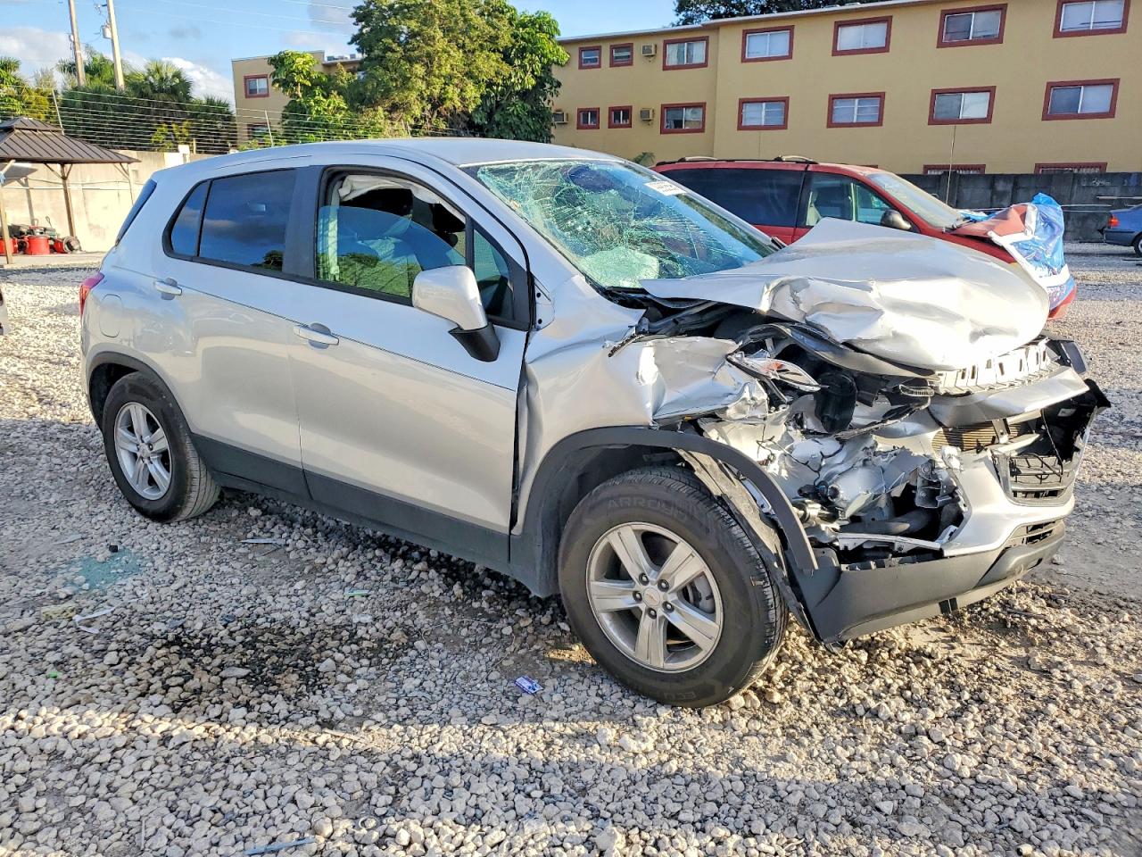2020 CHEVROLET TRAX LS photo 4